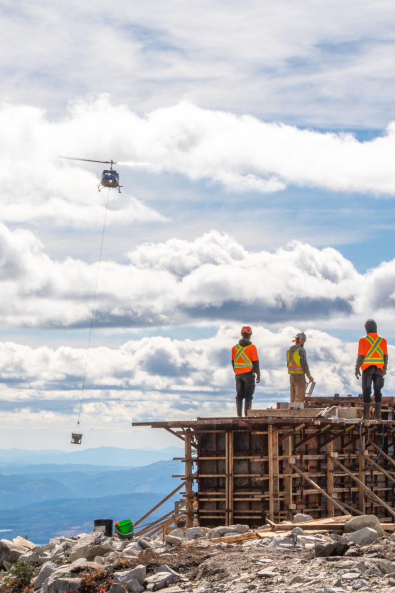 Valhalla Helicopters: A Big Help at Big White